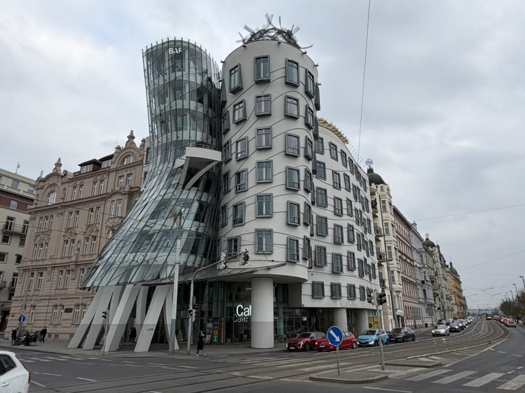 La Maison Dansante de Prague, Tančící dům, Frank Gehry